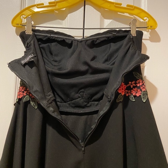 Beautiful Flirty Flounce Hemline Strapless Dress by Rob & Ali - Picture 7 of 9